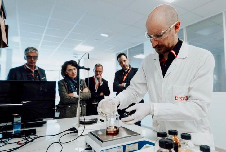 Motul-opens-RD-lab-in-France-to-develop-sustainable-lubricants-729x556(1).jpg